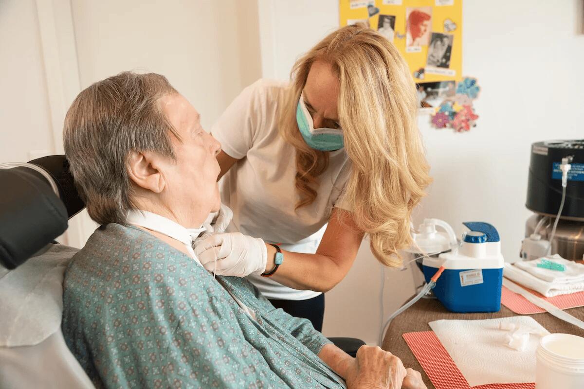 Stationäre vs ambulante Intensivpflege – Vergleich